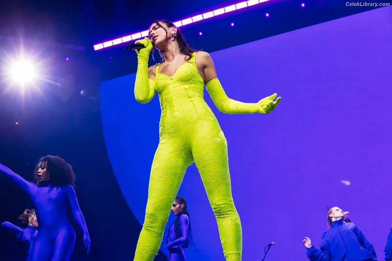 Dua Lipa photo 15 of 7804
