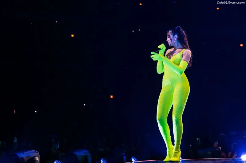 Dua Lipa photo 16 of 7804