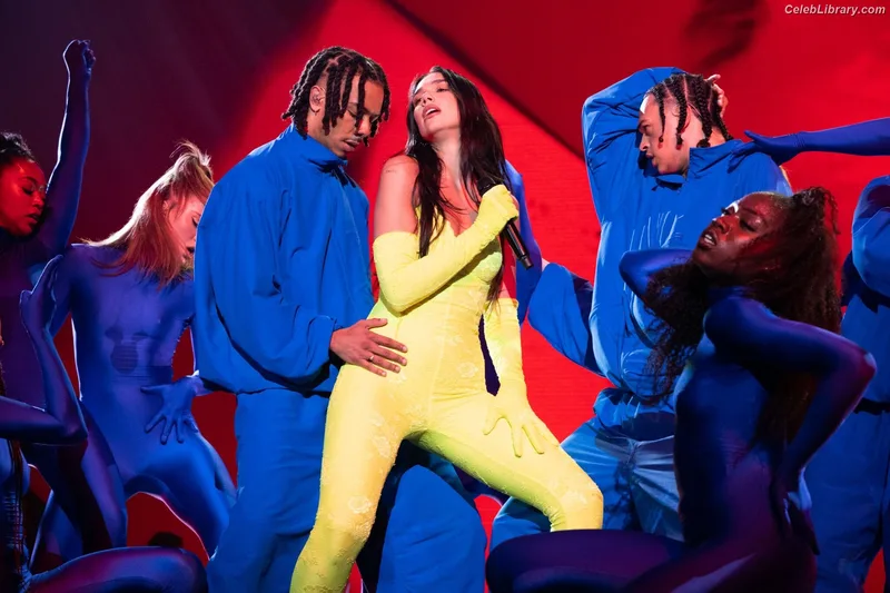 Dua Lipa photo 18 of 7804