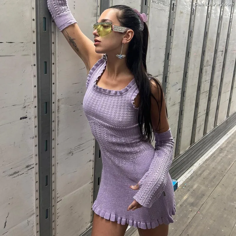 Dua Lipa photo 2 of 7804