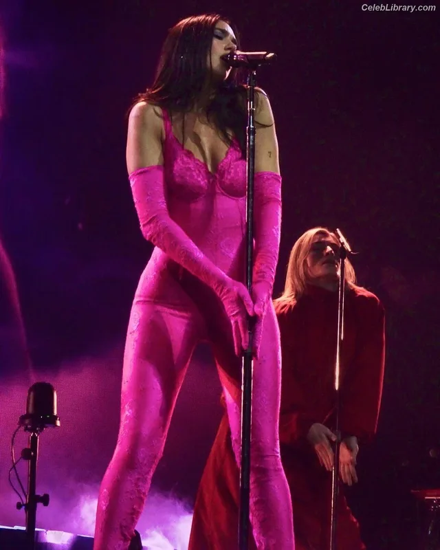 Dua Lipa photo 19 of 7804