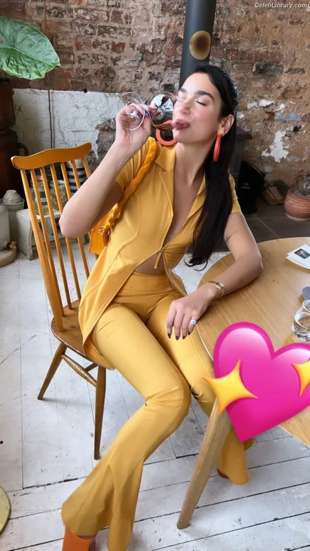 Dua Lipa photo 11 of 7804