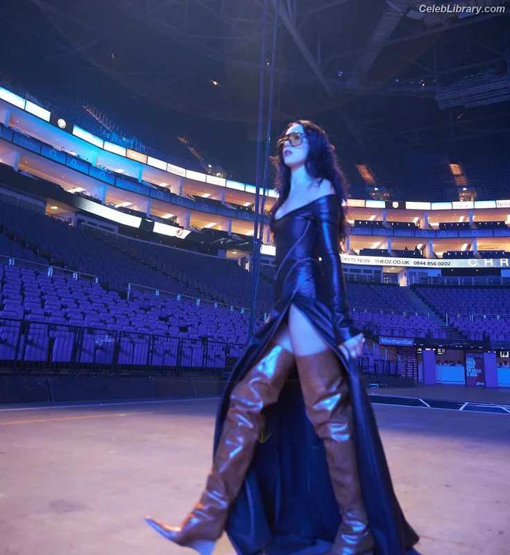 Dua Lipa photo 14 of 7804