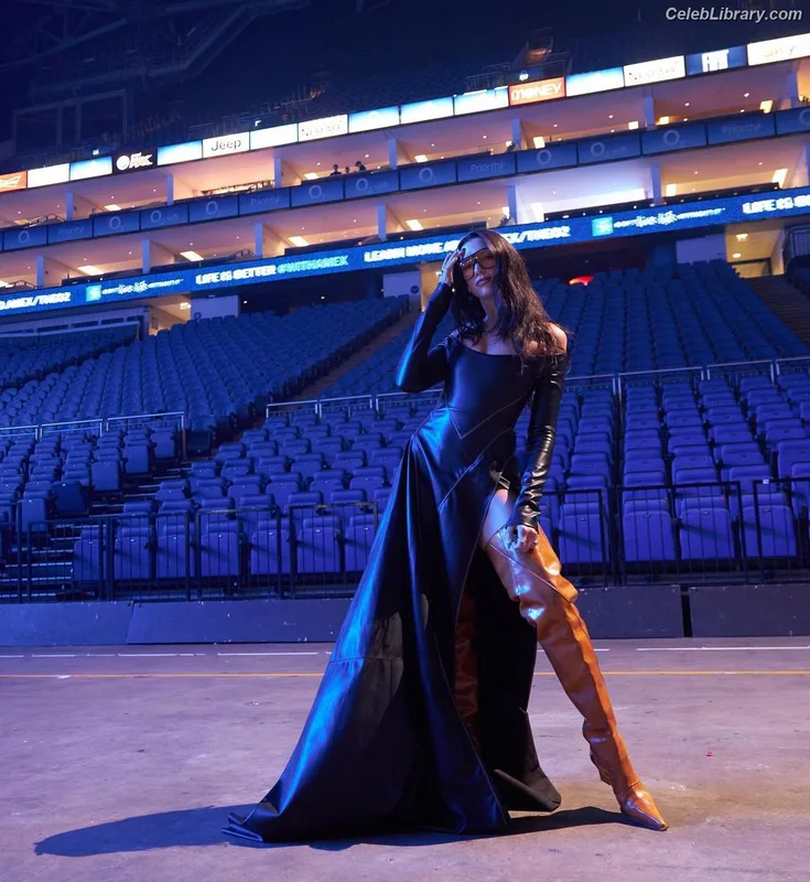 Dua Lipa photo 3 of 7804
