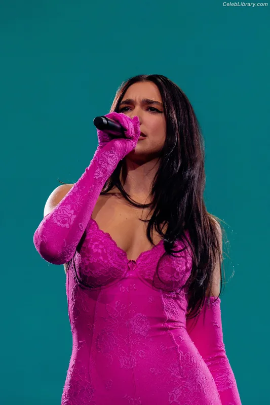 Dua Lipa photo 12 of 7804