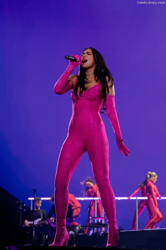 Dua Lipa photo 14 of 7804
