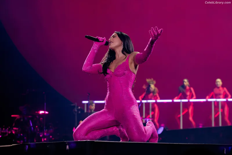 Dua Lipa photo 22 of 7804