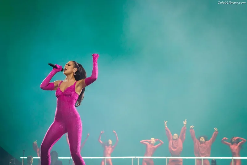 Dua Lipa photo 6 of 7804