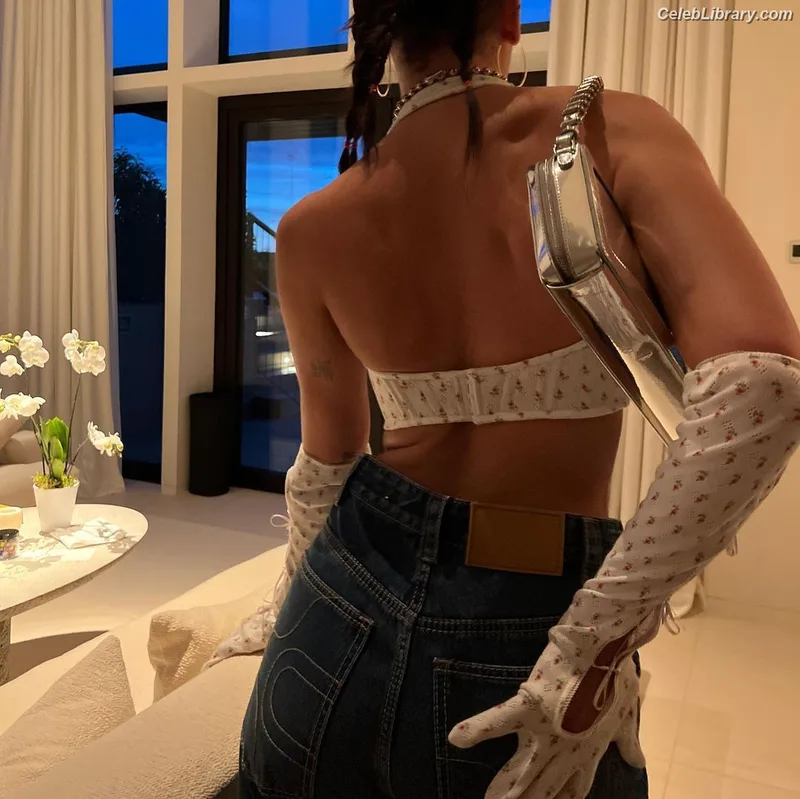 Dua Lipa photo 15 of 7804