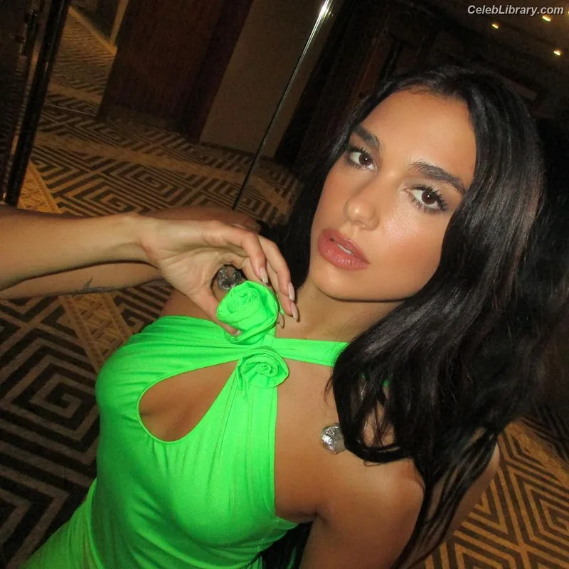 Dua Lipa photo 11 of 7804