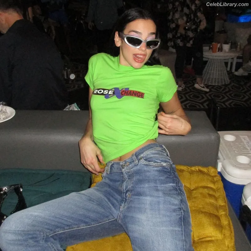 Dua Lipa photo 2 of 7804
