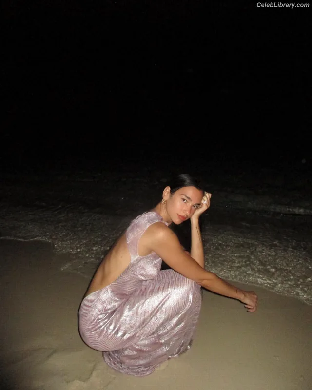 Dua Lipa photo 4 of 7804