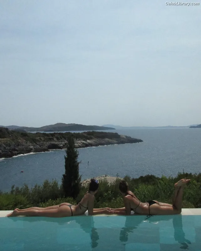 Dua Lipa photo 12 of 7804