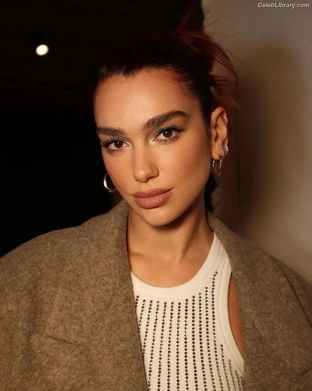 Dua Lipa photo 23 of 7804