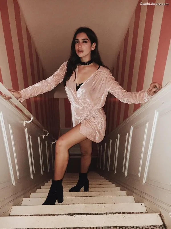 Dua Lipa photo 24 of 7804