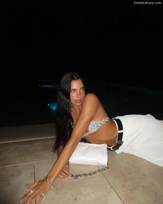 Dua Lipa photo 9 of 7804