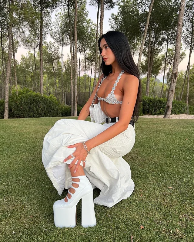 Dua Lipa photo 19 of 7804