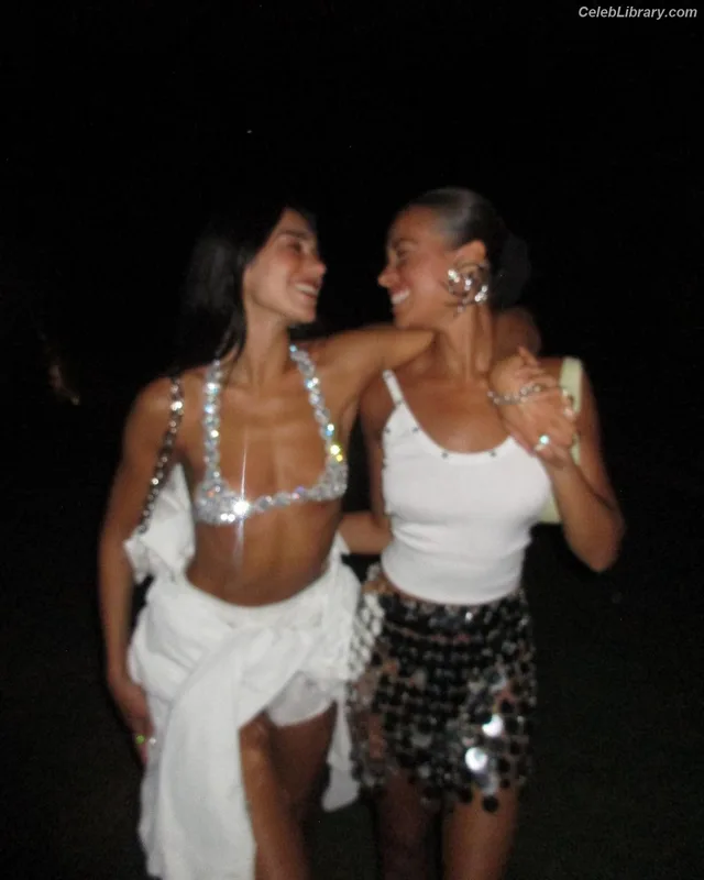 Dua Lipa photo 22 of 7804