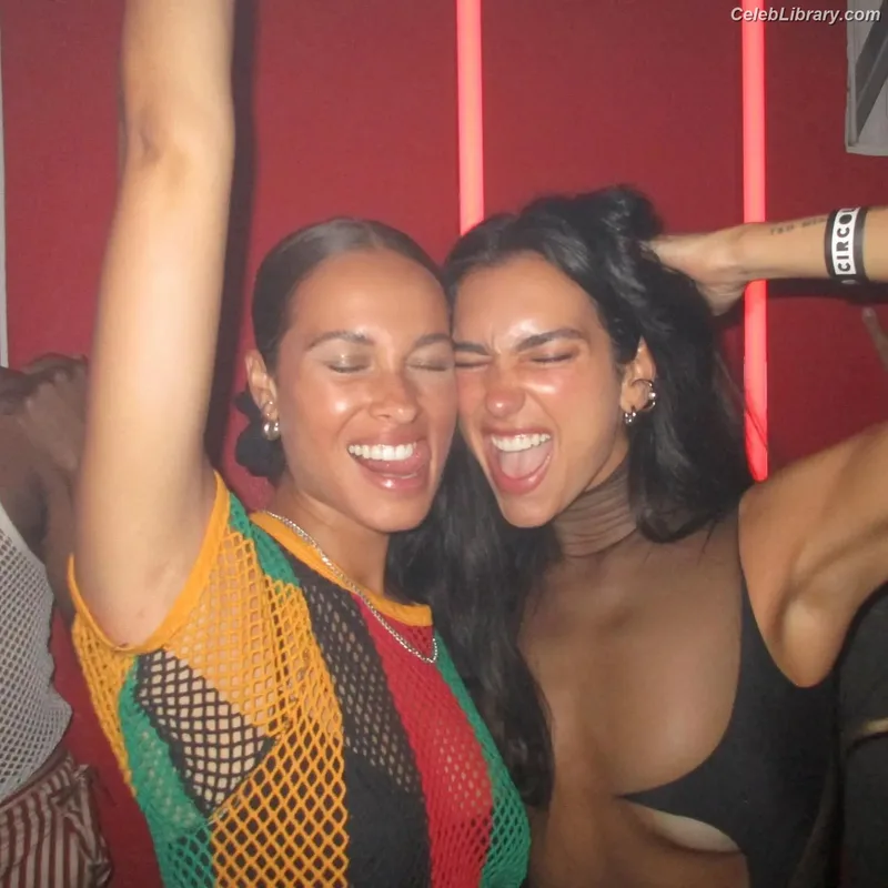 Dua Lipa photo 24 of 7804