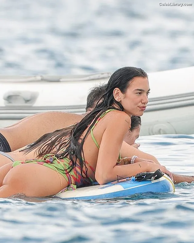 Dua Lipa photo 23 of 7804
