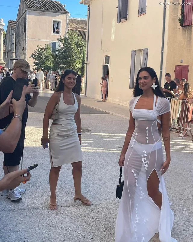 Dua Lipa photo 23 of 7804