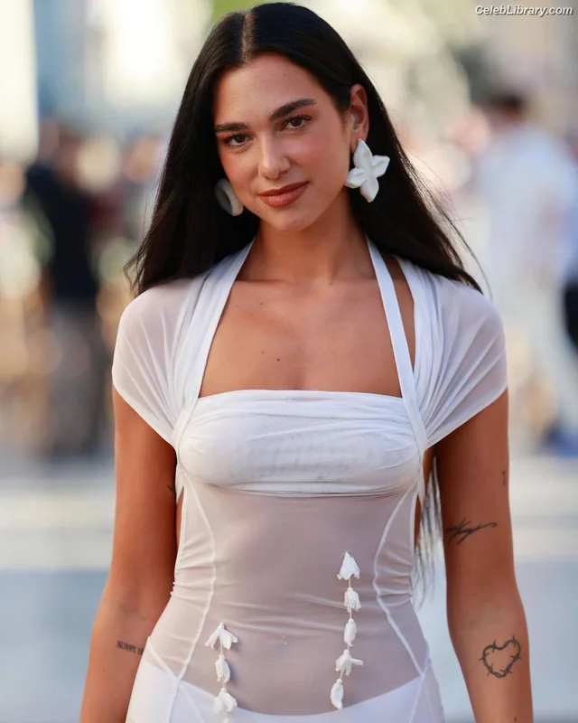 Dua Lipa photo 7 of 7804