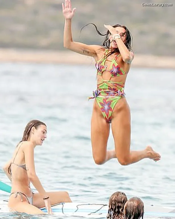 Dua Lipa photo 8 of 7804