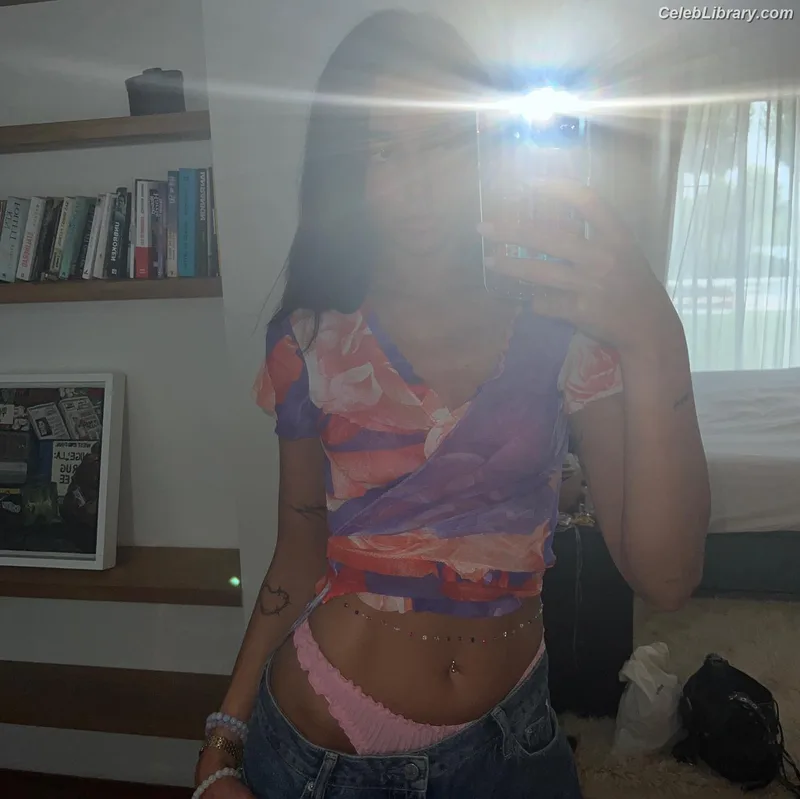 Dua Lipa photo 3 of 7804