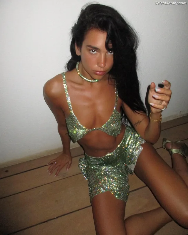 Dua Lipa photo 17 of 7804