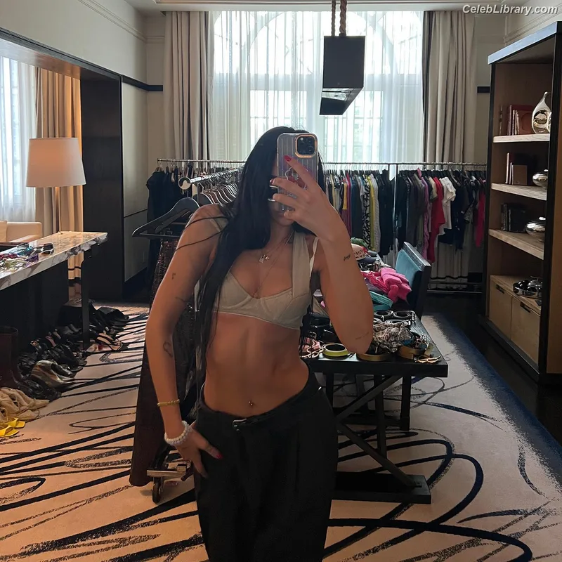 Dua Lipa photo 24 of 7804