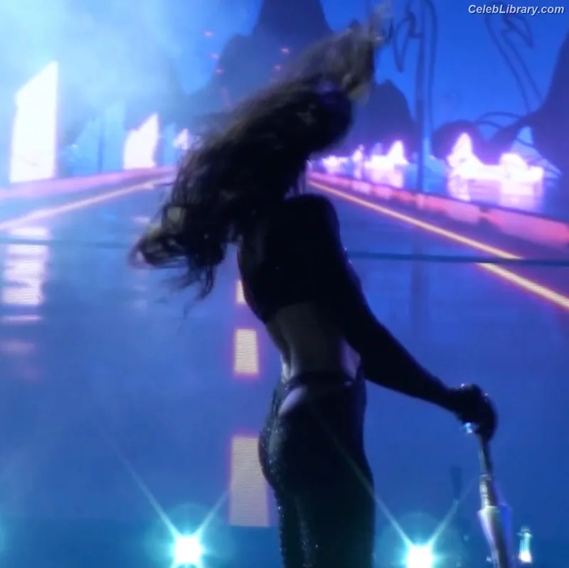 Dua Lipa photo 2 of 7804