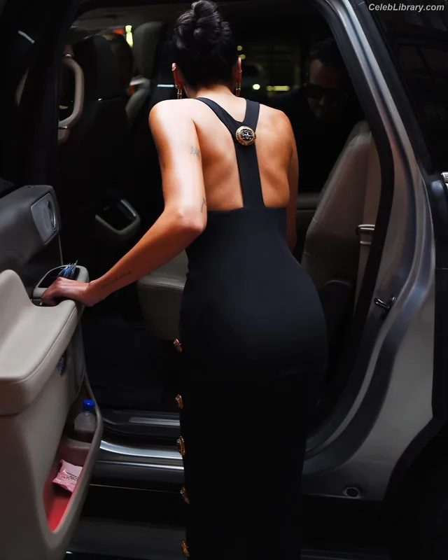 Dua Lipa photo 17 of 7804