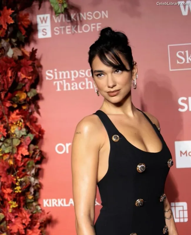 Dua Lipa photo 6 of 7804