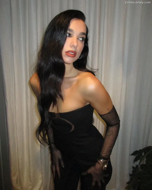 Dua Lipa photo 13 of 7804
