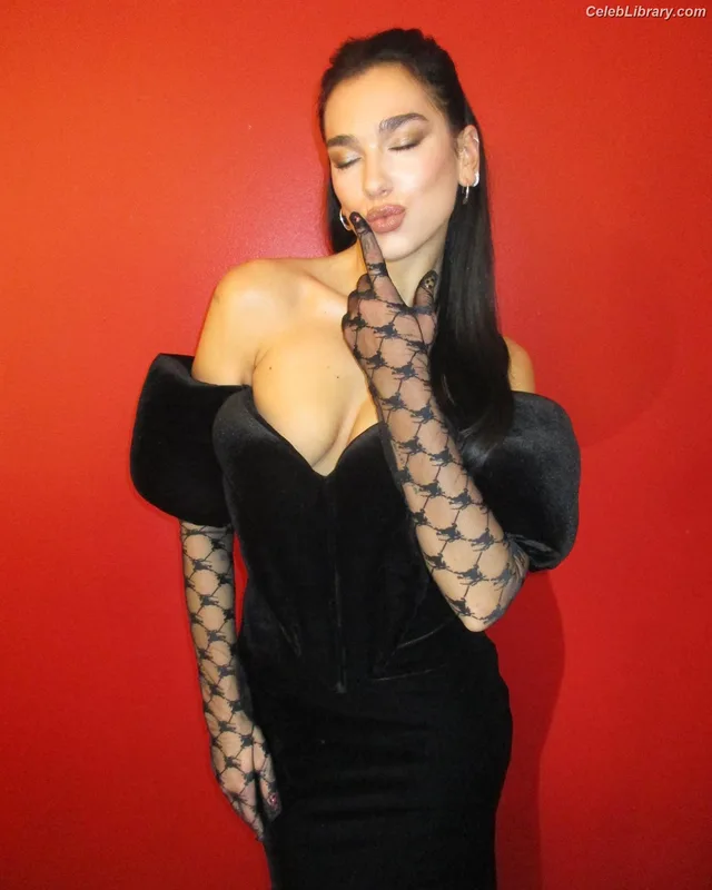 Dua Lipa photo 14 of 7804