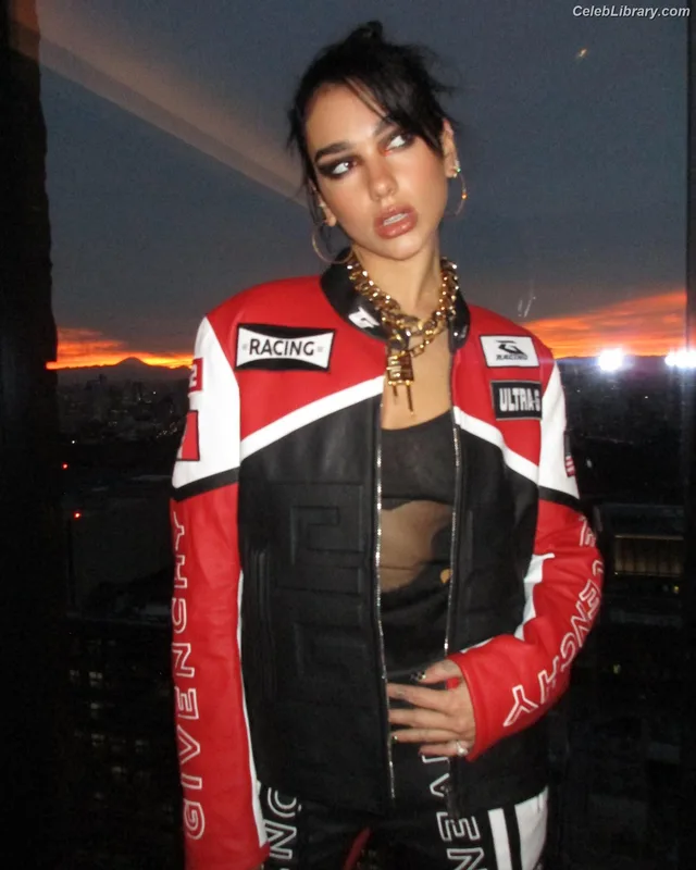 Dua Lipa photo 17 of 7804