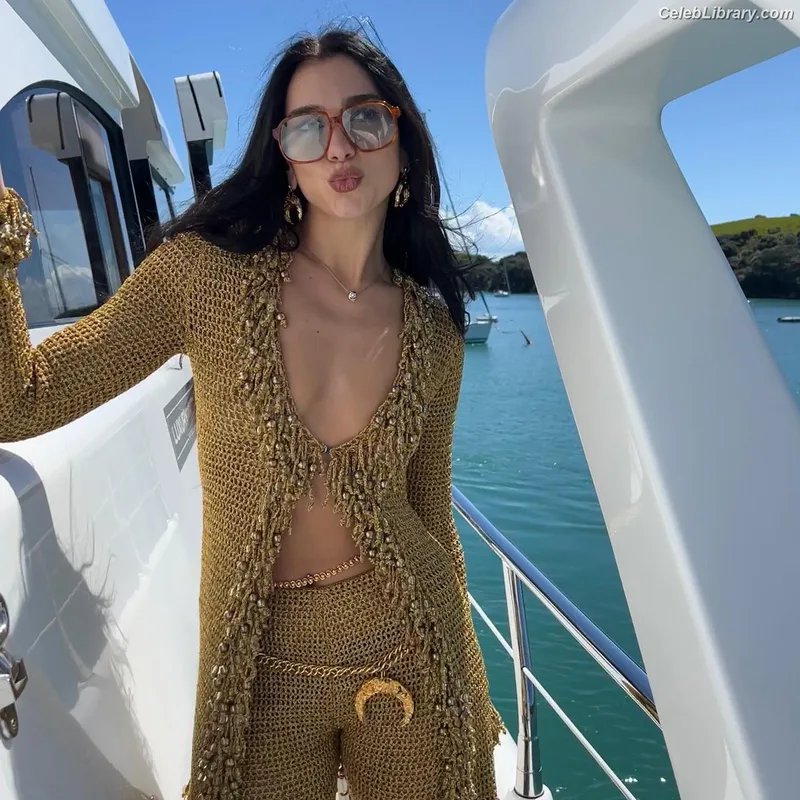 Dua Lipa photo 23 of 7804
