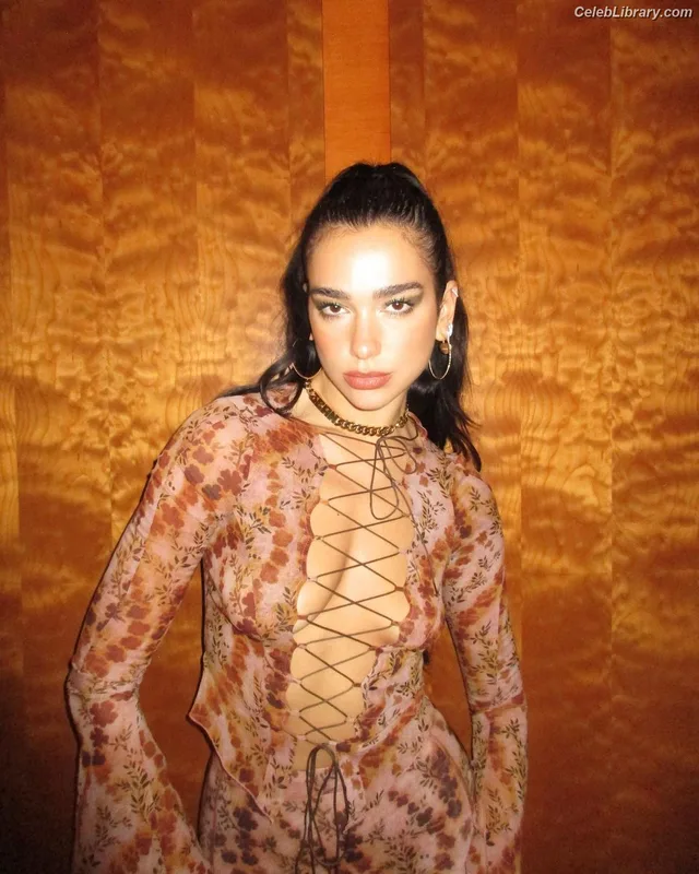 Dua Lipa photo 8 of 7804