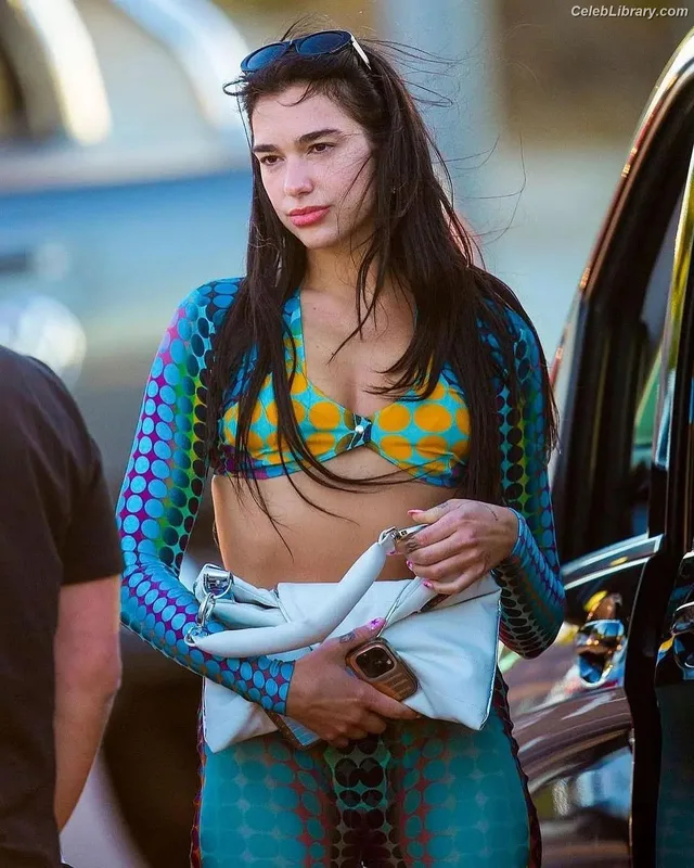 Dua Lipa photo 11 of 7804