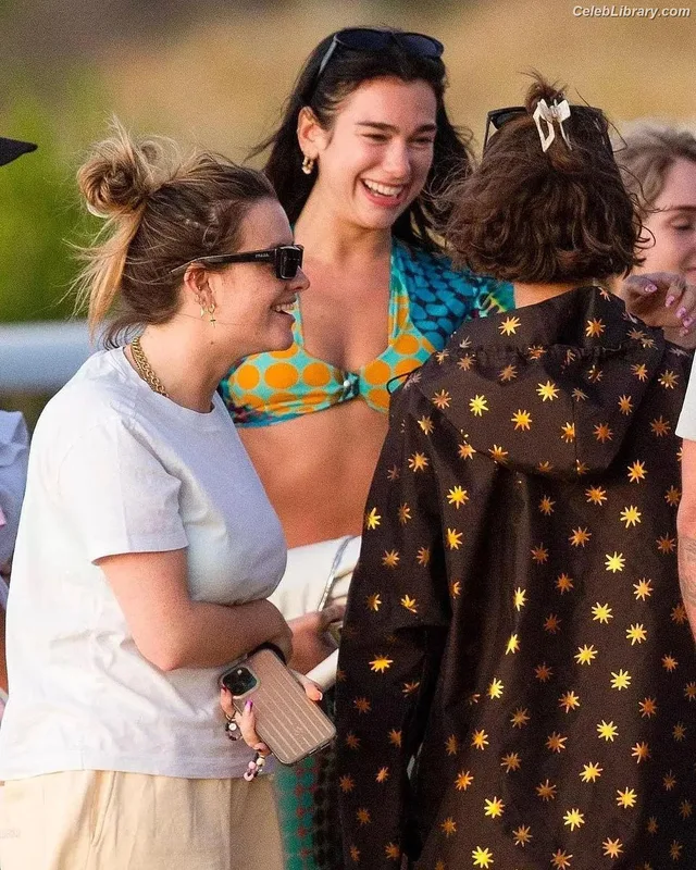Dua Lipa photo 13 of 7804