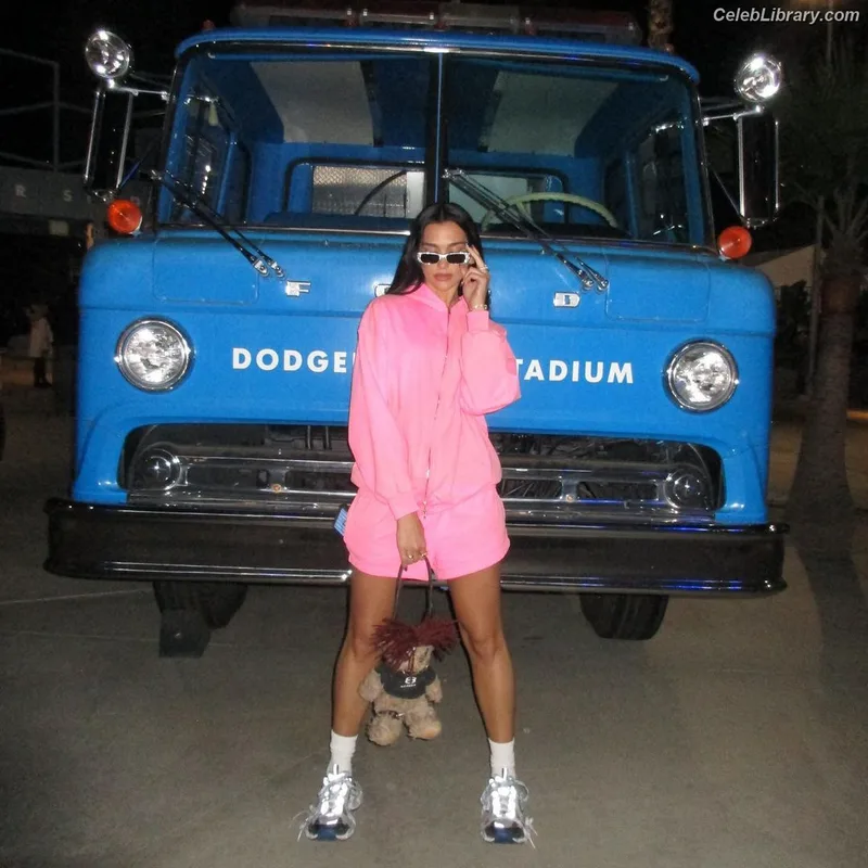 Dua Lipa photo 21 of 7804