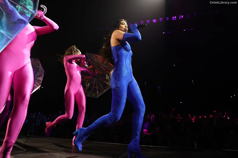 Dua Lipa photo 15 of 7804