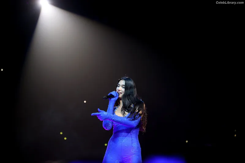 Dua Lipa photo 19 of 7804