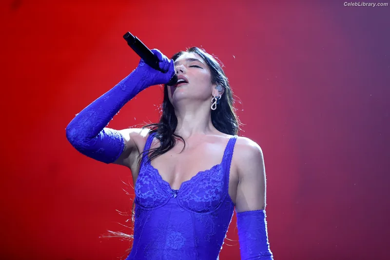 Dua Lipa photo 24 of 7804