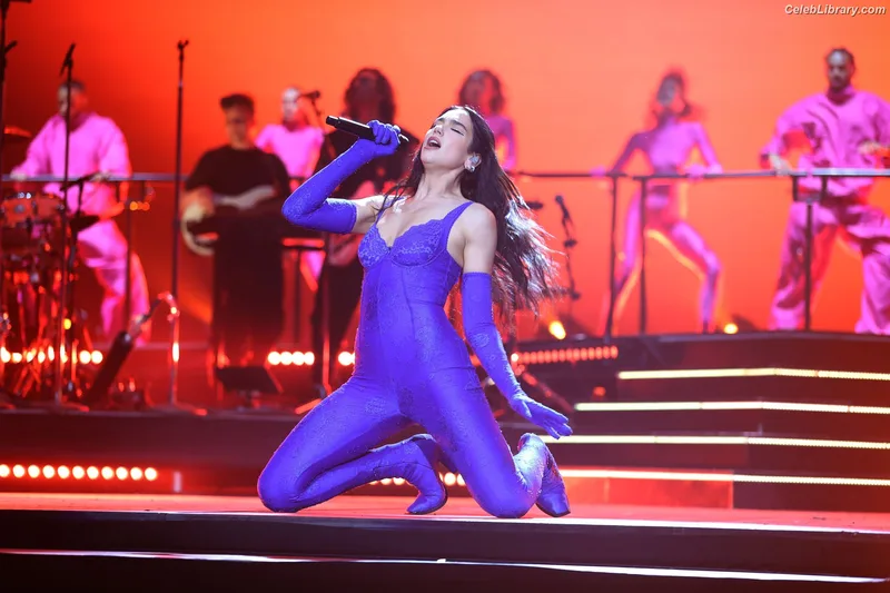Dua Lipa photo 6 of 7804