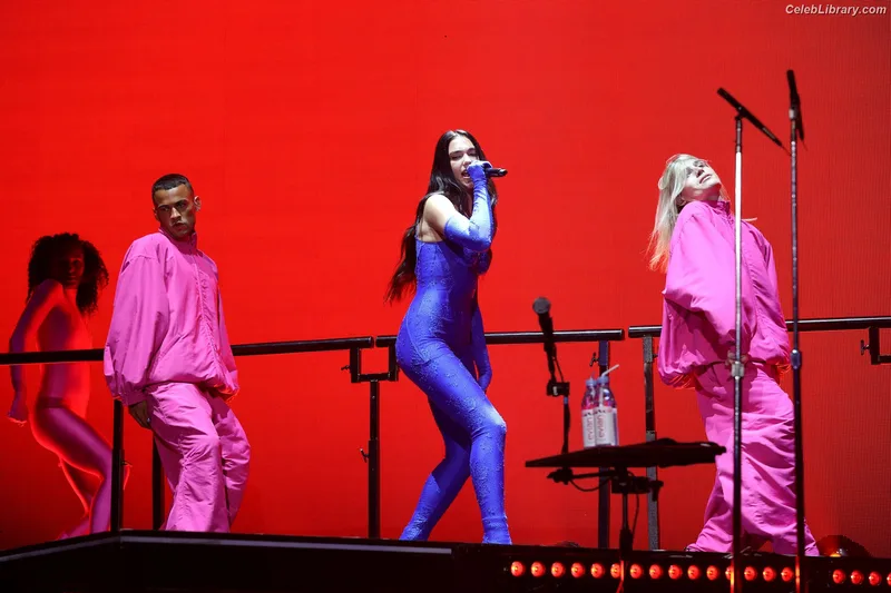 Dua Lipa photo 8 of 7804