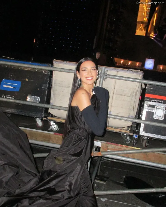 Dua Lipa photo 14 of 7804