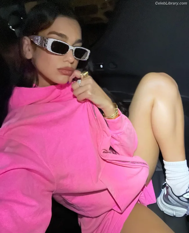 Dua Lipa photo 15 of 7804