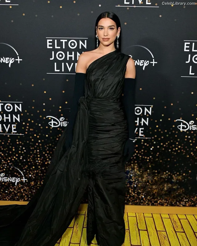 Dua Lipa photo 17 of 7804