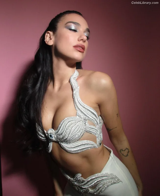 Dua Lipa photo 8 of 7804